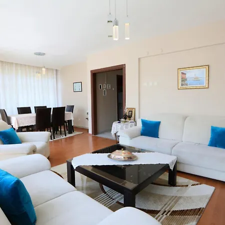 Apartment Flat With Two Living And Balcony In Uskudar *
