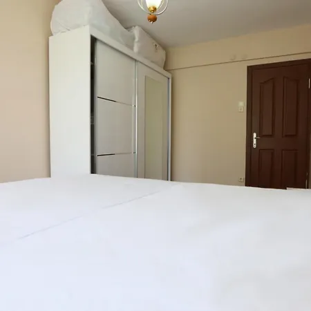 Flat With Two Living And Balcony In Uskudar *